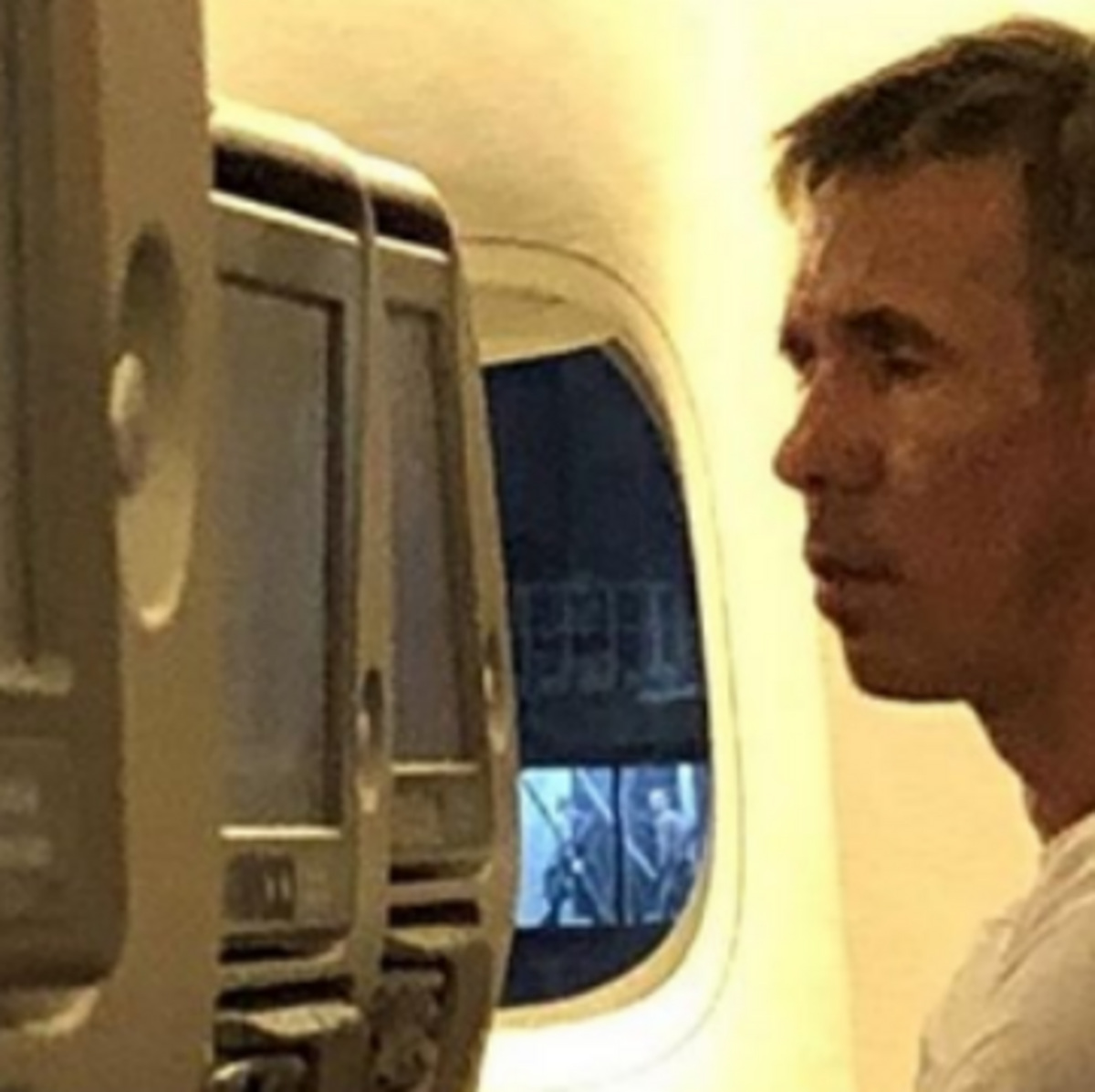 Олег Сапрыкин дебош в самолете