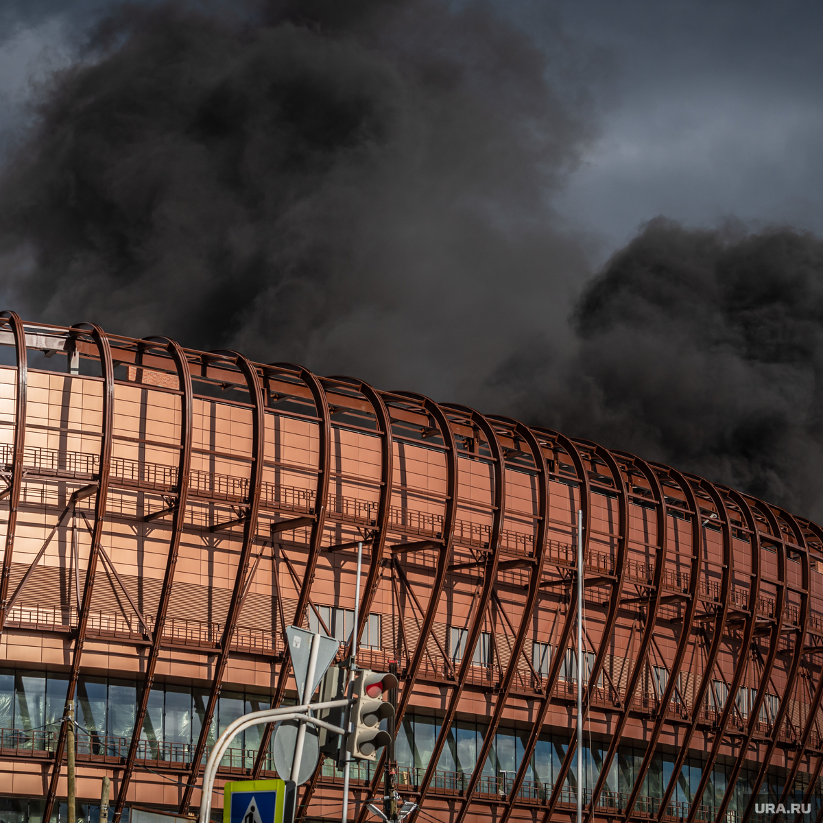 Пожар на строящейся арене в Екатеринбурге ликвидировали - РИА Новости Спорт, 18.
