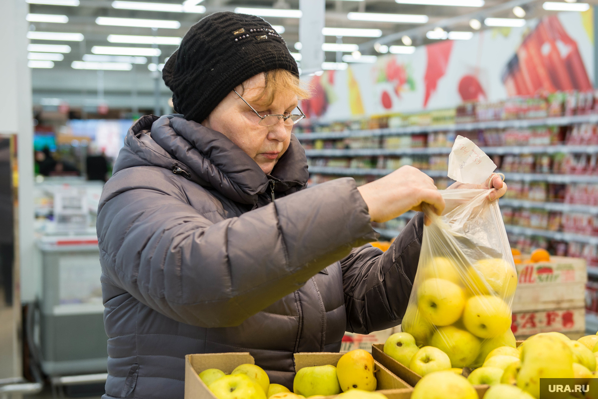 Фрукты и овощи стоит мыть горячей водой