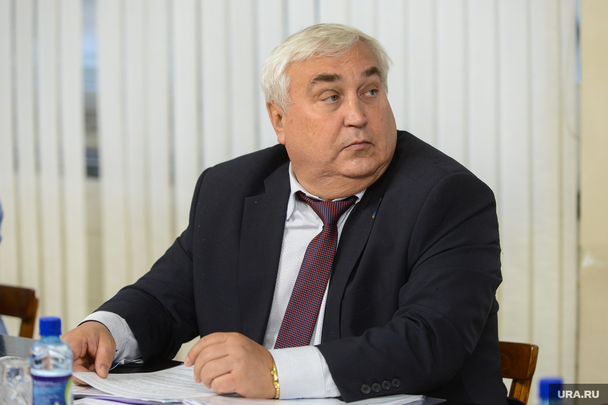 Виктор Лукьянов сдаст должность первому заму