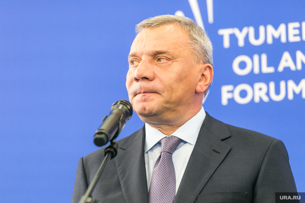 Вице-премьер правительства РФ Юрий Борисов летит на совещание в Ханты-Мансийск