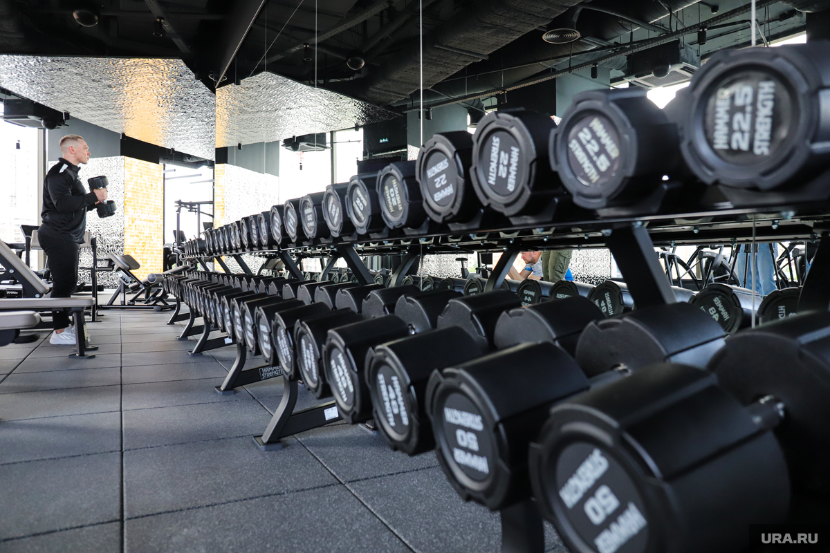 Encore fitness екатеринбург. Энкор фитнес Екатеринбург фото. E.Club фитнес. Закрытый спортивный клуб для миллионеров.