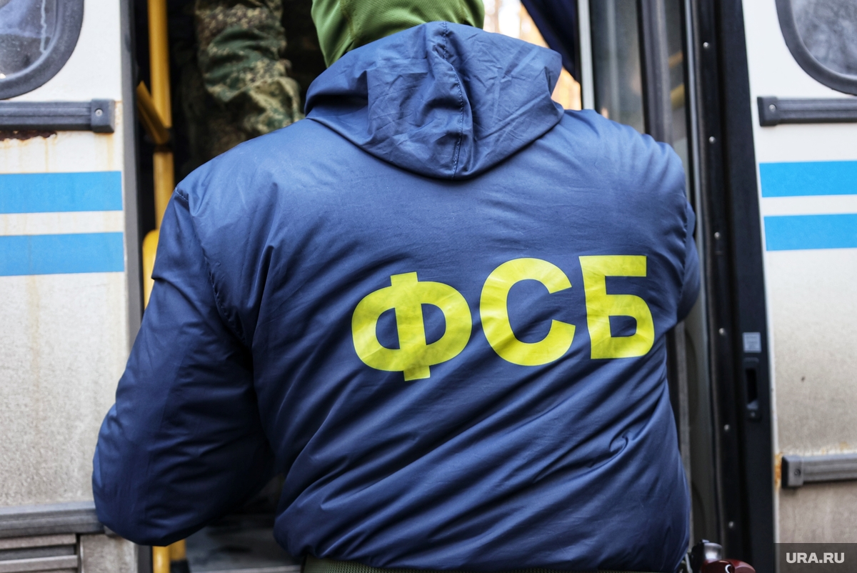 Силовики вывели Бориса Сагитдинова из кабинета в наручниках