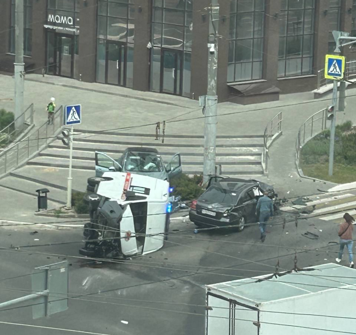 Восемь человек пострадали в ДТП со скорой помощью в Белгороде: фото, видео