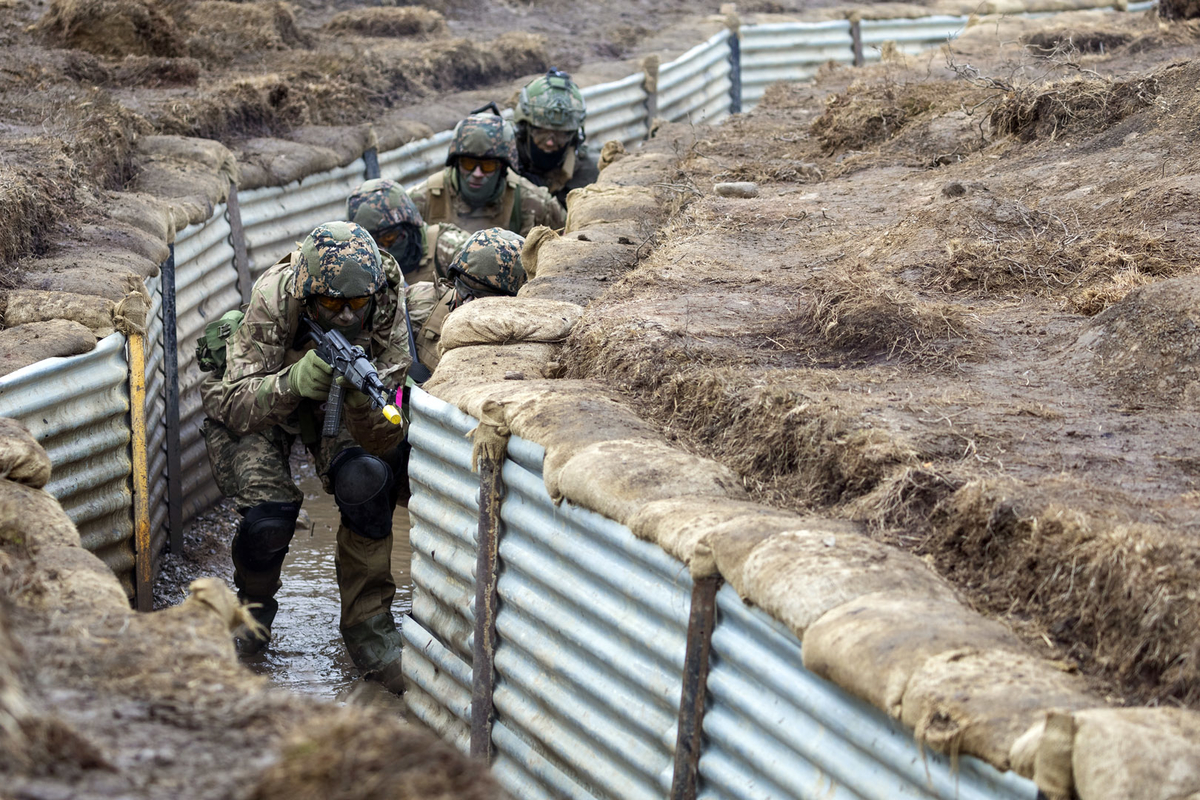 Российские войска усилили наступательные операции в Курской области, добиваясь прорывов на фронте, заявил Подоляка