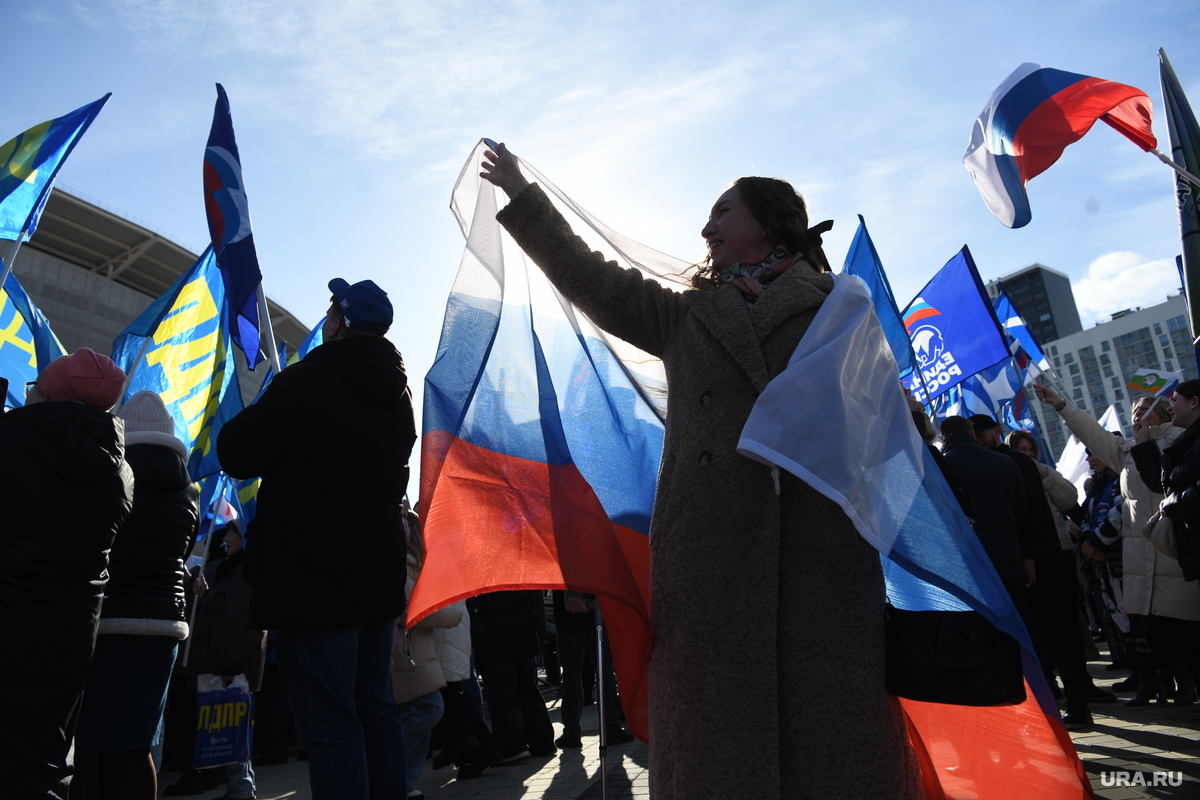 Ежегодно митинг в честь воссоединения Крыма с Россией собирает тысячи людей