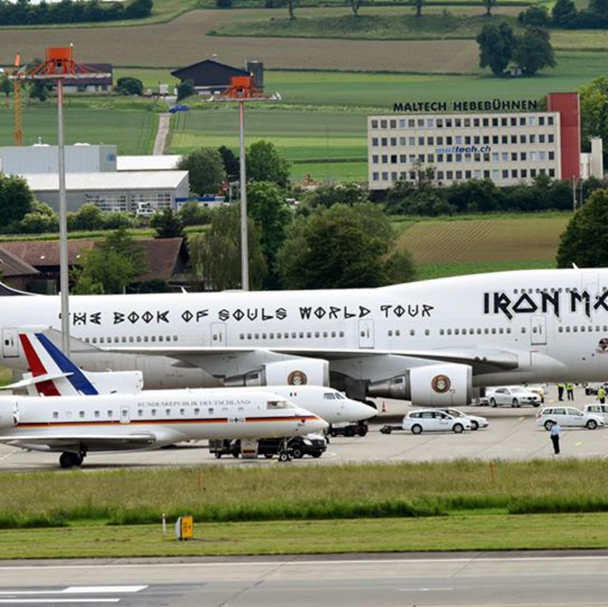  IRON MAIDEN  