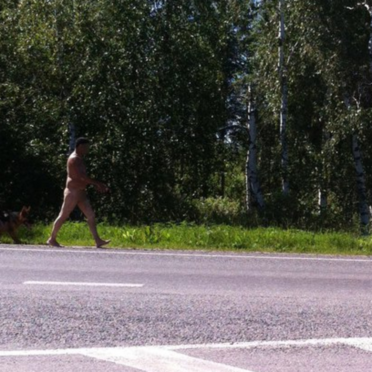 по городу гулял голый мужчина фото 90