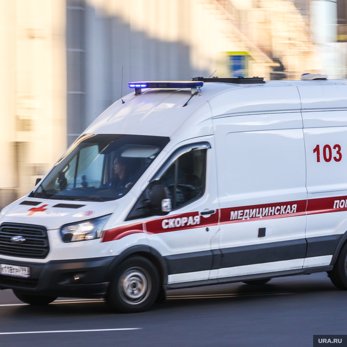 Скорая помощь сбоку