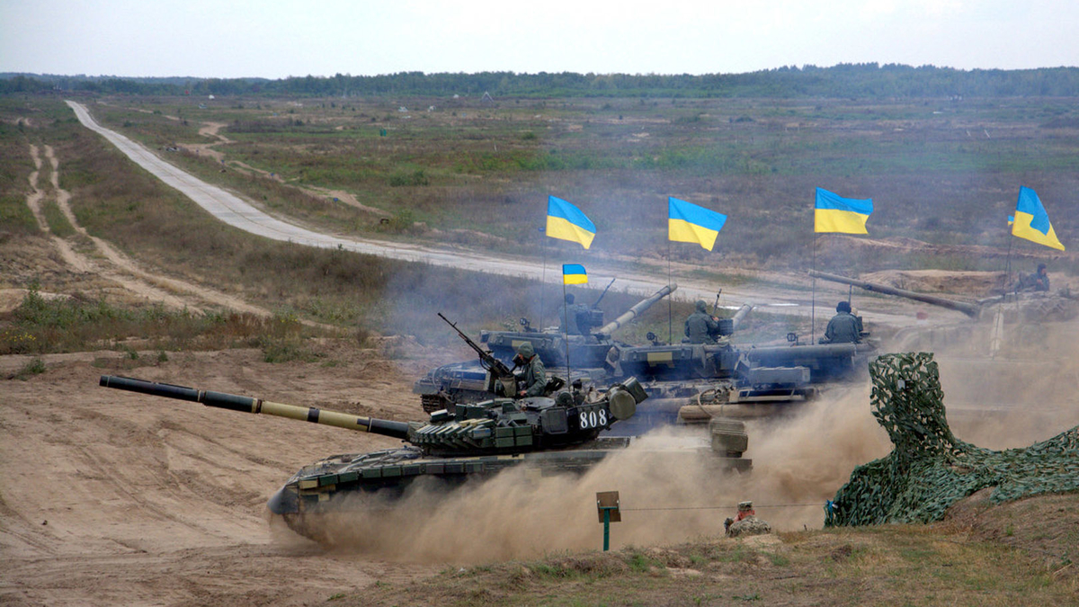 778461_Vooruzhennie_sili_Ukraini_stock_armiya_ukraina_flag_tank_VSU_stock_760x0_1620.1080.0.0.jpg