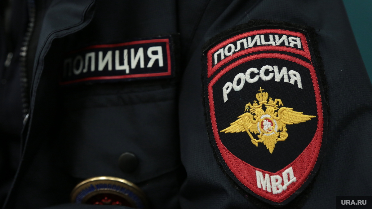 голая полиция россии Женщина пришла с заявлением в полицию и убежала голой. Видео
