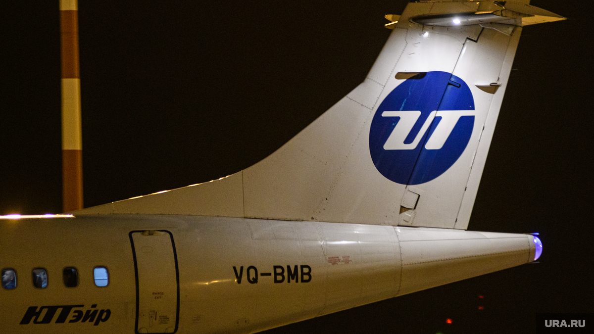 В Сургуте экстренно приземлился самолет Utair, летевший в ЯНАО