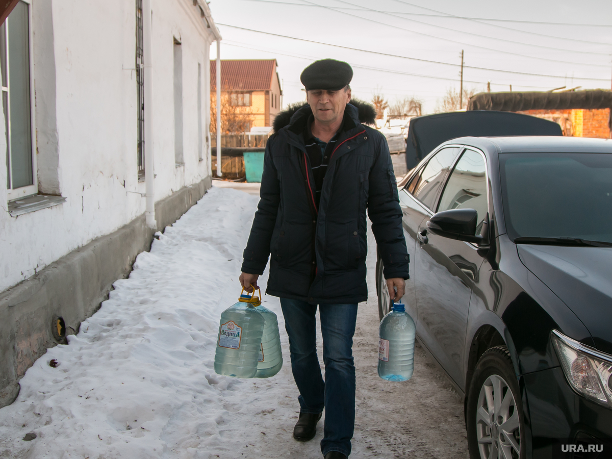 Жители тюменской многоэтажки опасаются, что останутся без воды на неделю —  URA.RU