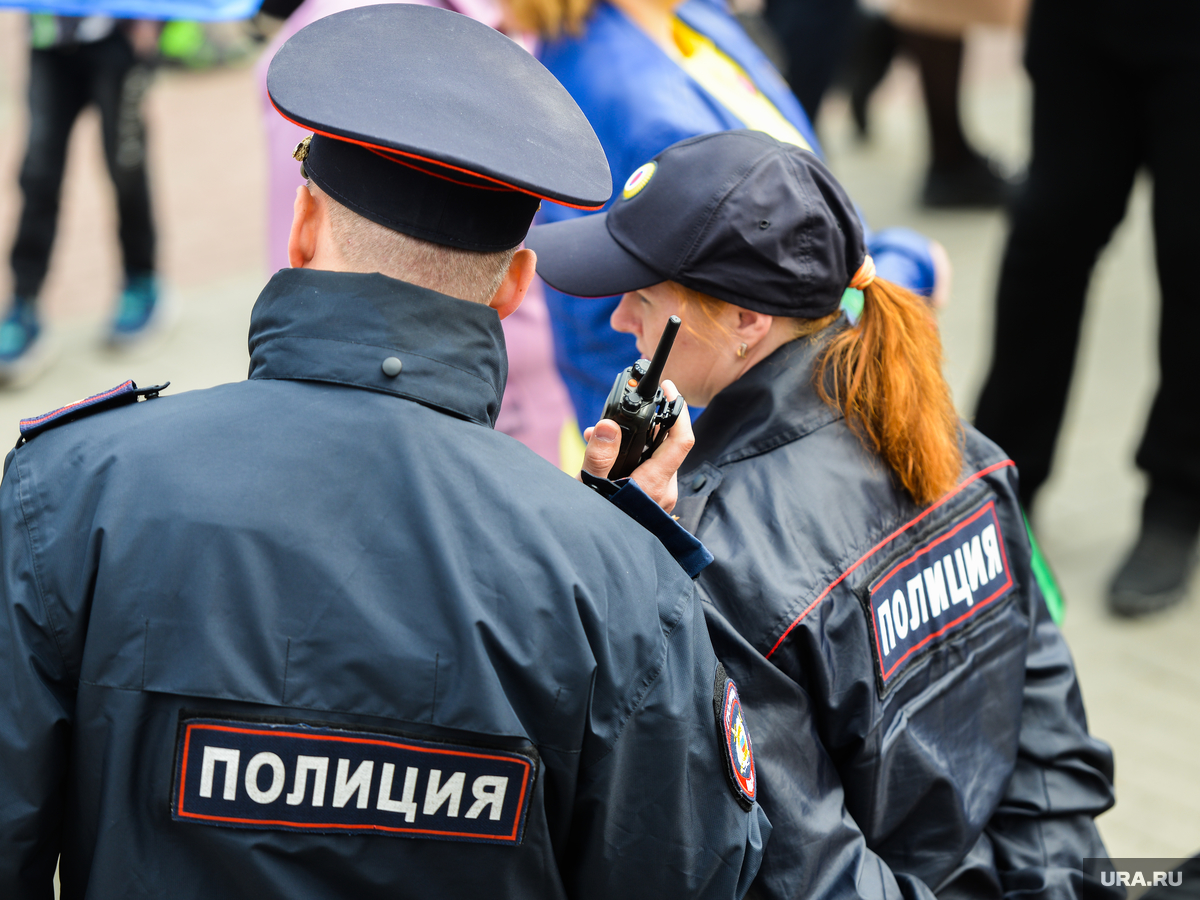 Челябинец сжег свой автомобиль и машину жены из-за развода. Фото