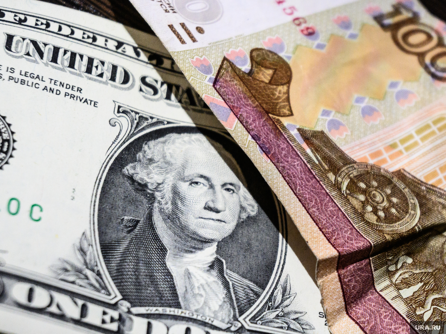 Экономист Киселев предупредил, из-за чего доллар может подняться до 100  рублей