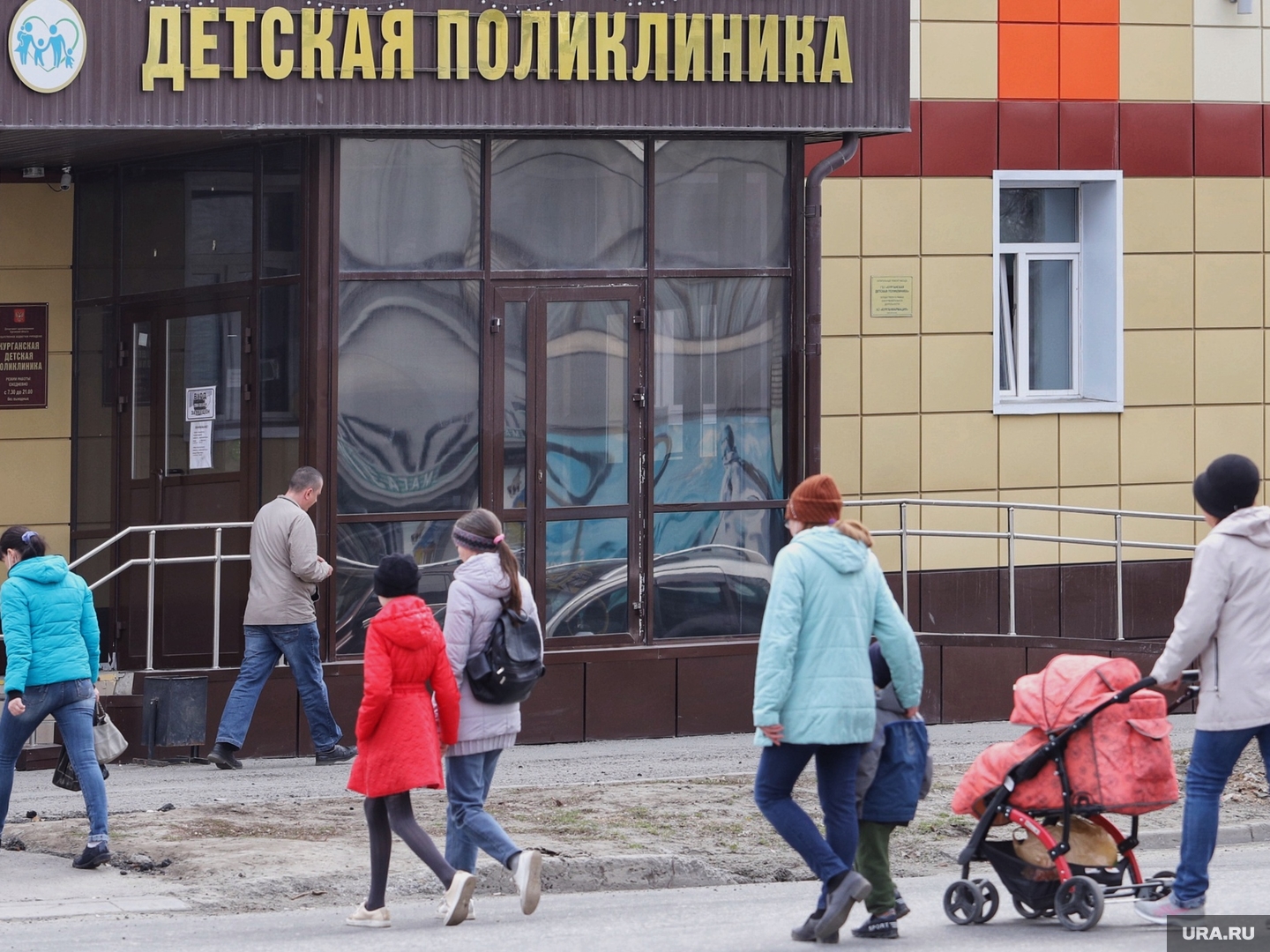 В детской поликлинике Кургана произошел пожар 18 марта 2024 года: видео