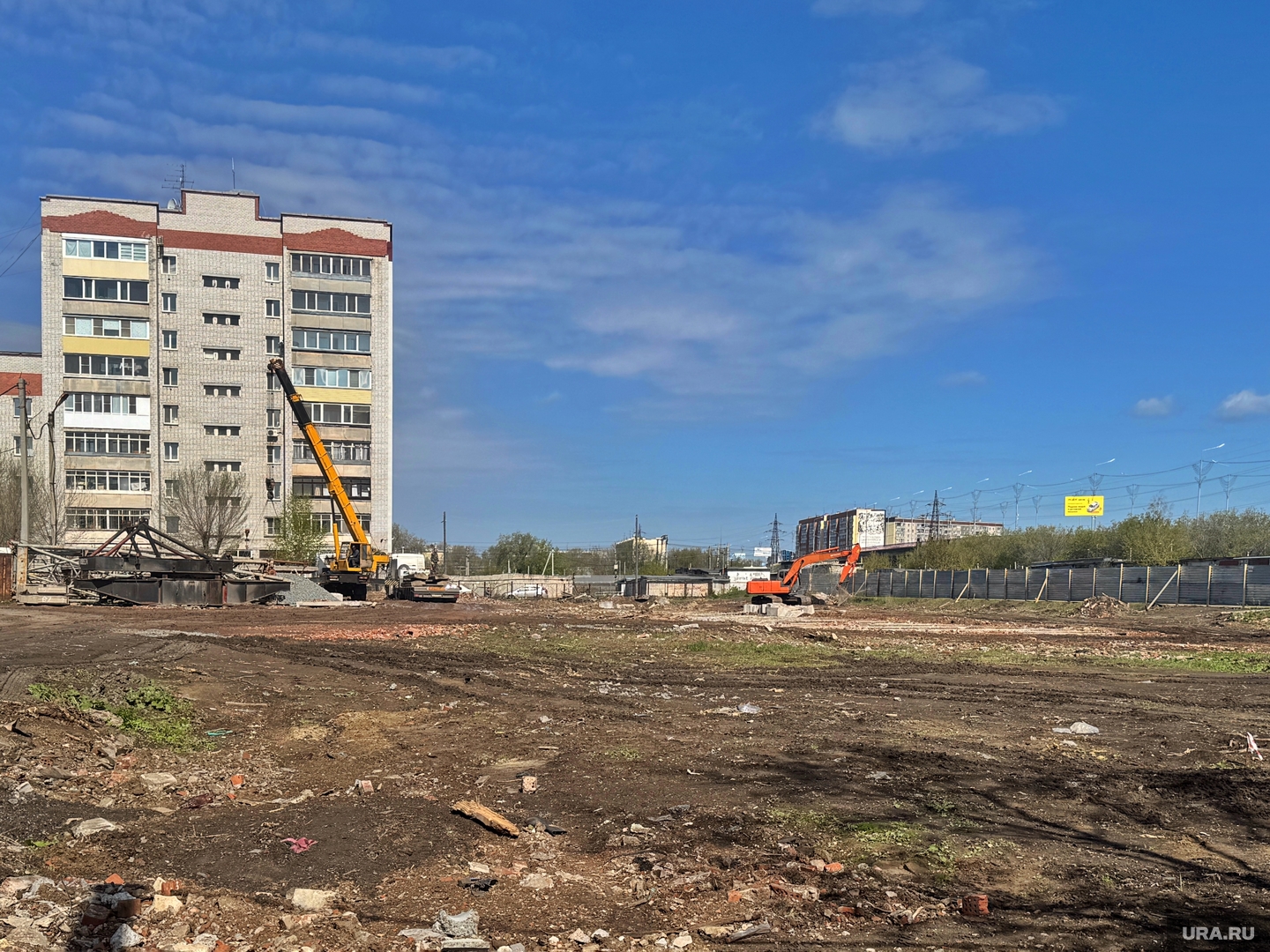 В Кургане снесли долгострой по улице Аргентовского, 125: фото, видео