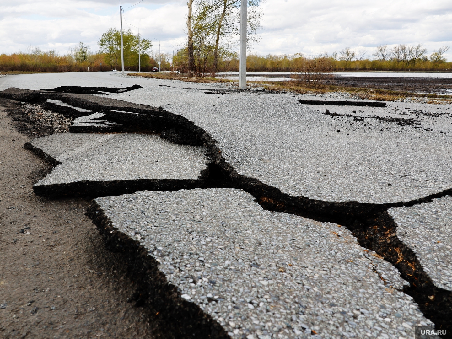 Где из-за паводка повредились дороги в Кургане