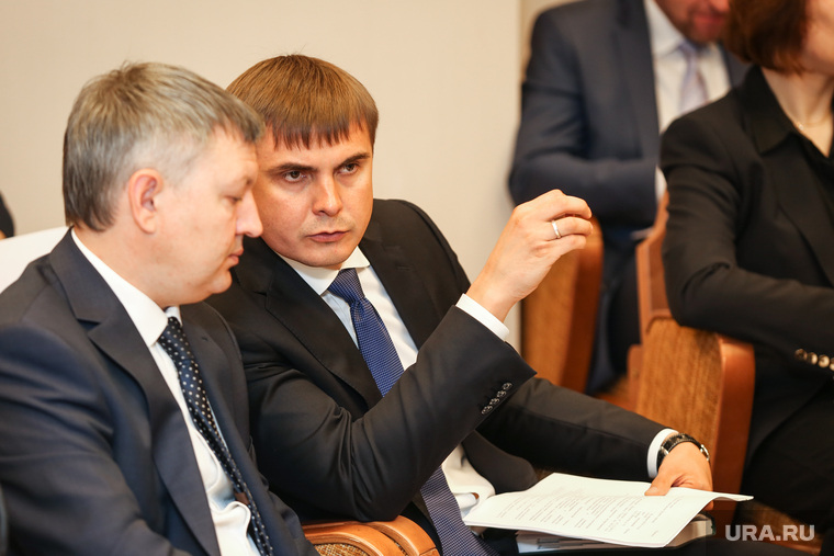 Вице-мэр Александр Шатунов (справа) первым вскрыл проблемы в «Югре Консалтинг»