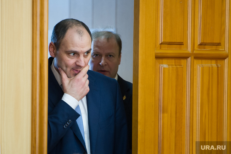 В областном штабе ломают голову: привлекать ли Росселя в кампанию?