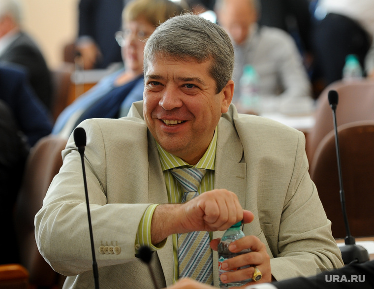 Депутат Александр Вышегородцев считает, что транспортникам надо сократить дублирующие маршруты
