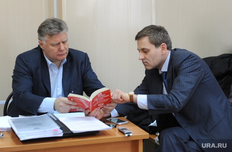 Цыбко (справа) и его адвокат Коваленко