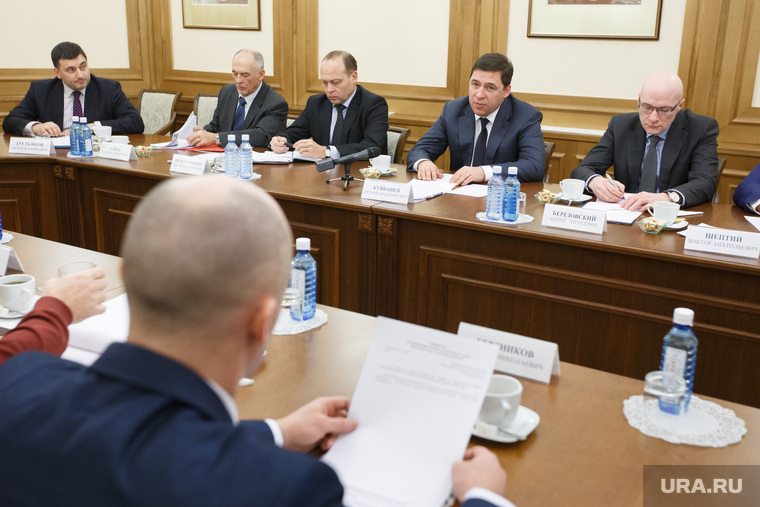 Анатолий Гайда уверен — губернатор должен в равной мере заботиться о каждом муниципалитете