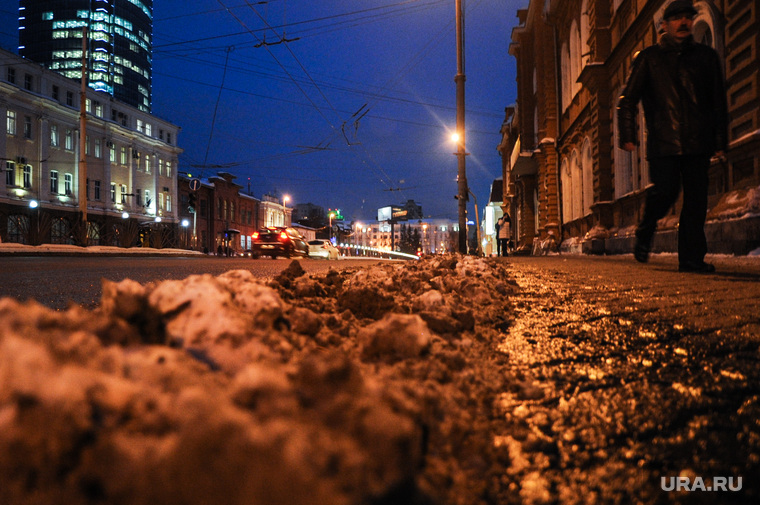 Анатолий Гайда предлагает отдать уборку улиц Екатеринбурга в руки частников