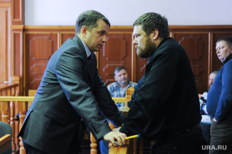 Матвеев (справа) нанял адвоката Биктимирова, но время было упущено