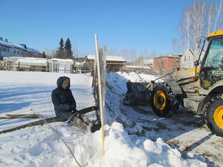 Во время сноса огородов жители ложились под трактора