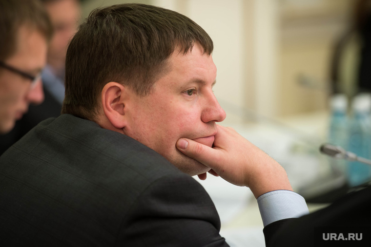 Сергей Бидонько — скоро дуло информационной «пушки» горадминистрации упрется в него. Защищаться он готов, но всех козырей мэрии пока не знает