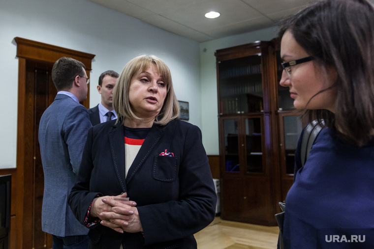 Глава ЦИК Элла Памфилова в первый раз осматривает свой кабинет в новом статусе