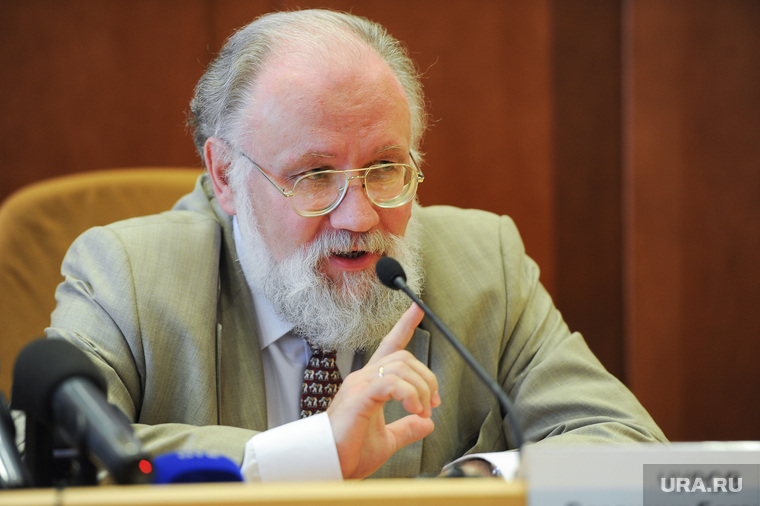 До последней минуты никто не знал, придет ли Чуров сегодня в ЦИК