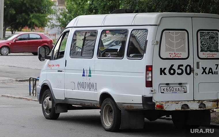 Машина «Соцгорода» возит по округам курчатовских депутатов гастролерш, которые агитируют за движение Барышева