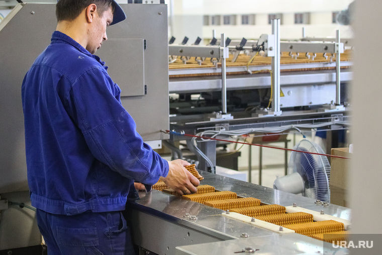 Производство печенья на фабрике «Кураж»