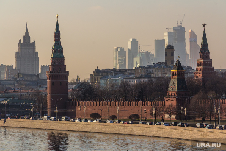 Кремль рекомендовал губернаторам как можно больше участвовать в массовых мероприятиях