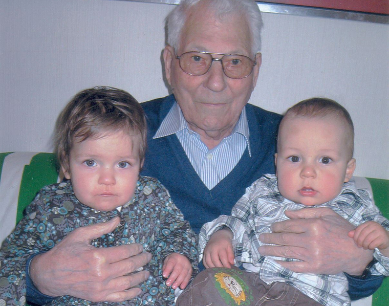 Герхард с внуками