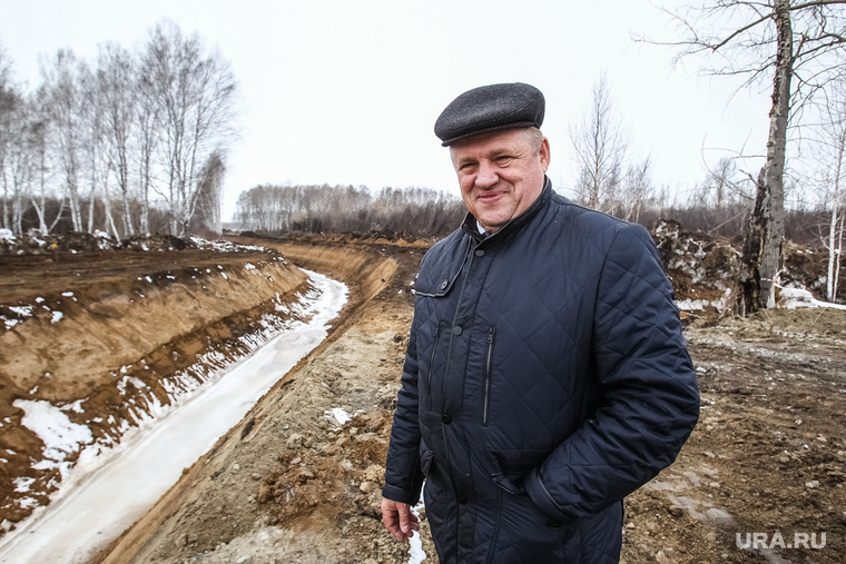 В конце марта глава Ишима Федор Шишкин не подозревал, что водоотводной канал придется засыпать