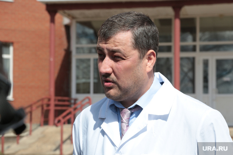 Роман Леонтьев (на фото) так убедительно информировал Максима Решетникова, что тот не стал перепроверять слова главврача у пациентов
