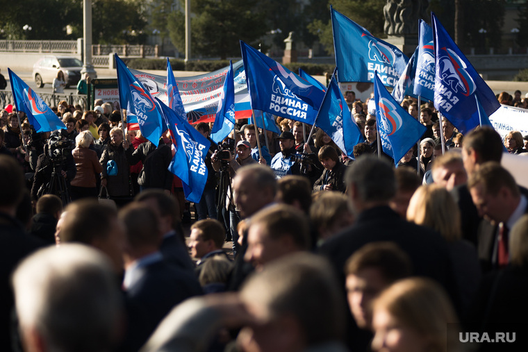 «Единая Россия» внесла в 2016 году в специальную базу 400 тысяч своих сторонников