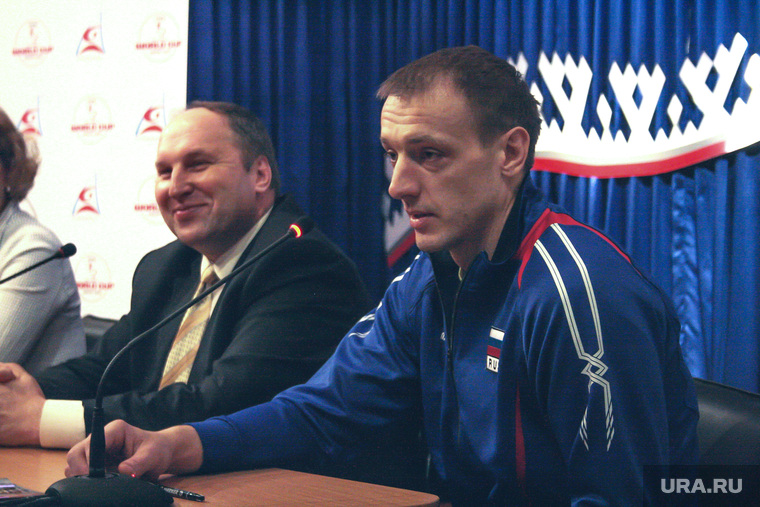 Директор клуба Павел Михайлов (слева), по версии следствия, предоставил взятку Эйриху для получения субсидий из бюджета Ямала