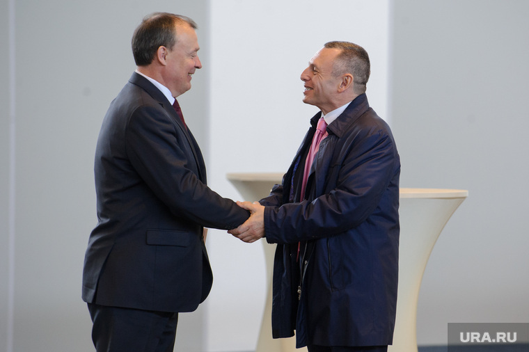 Бизнесмен Майзель (справа) забрал у министра Нисковских мэрство в Богдановиче. Теперь чиновника прочат на главу Сысерти.