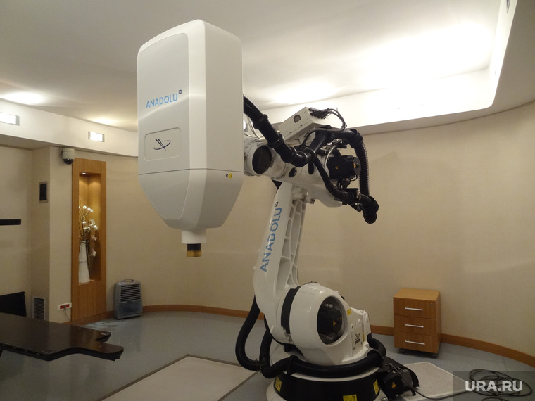 Нужно, чтобы у клиники было хорошее оборудование, как, например, робот «Да Винчи» в Анадолу (на фото), но важно не только это