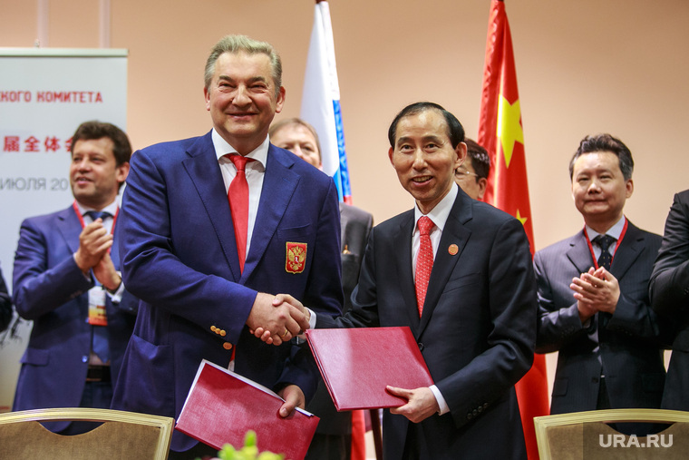 Президент ФХР Владислав Третьяк с главой Китайского центра международной культуры Лун Юйсяном