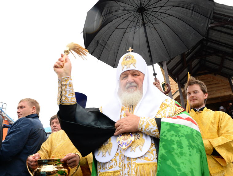 Патриарха Кирилла считают здравомыслящим человеком. Считается, что он и запустил историю с повторной экспертизой царских останков