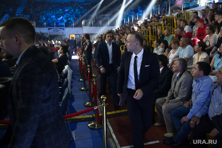 Игорь Алтушкин (в центре) каждым мероприятием все выше поднимает планку качества спортивных мероприятий в Екатеринбурге. И пока в этой высшей лиге он один