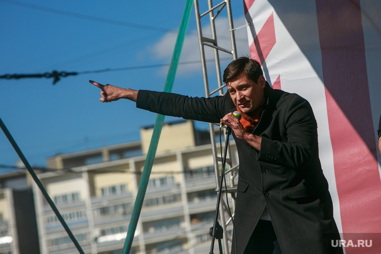 Дмитрий Гудков мобилизовал своих кандидатов на предстоящие муниципальные выборы, которые идут от «Яблока», «ПАРНАСа» и самовыдвиженцами