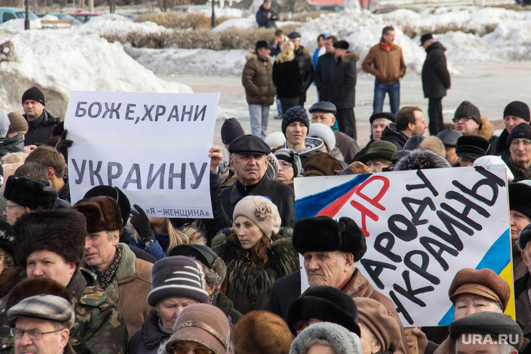 Россиян все меньше волнуют новости с Украины, говорят социологи