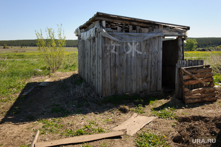 Туалеты давно признаны главной бедой туризма на Урале