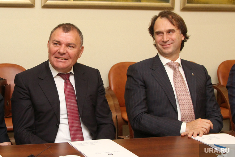 Александр Ремезков (слева) нашел общий язык с правительством Зауралья